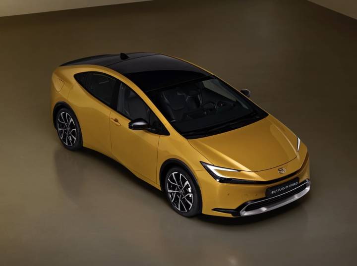 Toyota Prius : la cinquième génération est hybride rechargéable