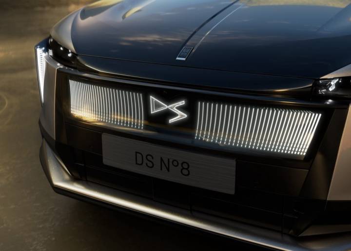 DS N°8 : les commandes de la voiture électrique aux 750 km d’autonomie sont ouvertes, voici les prix