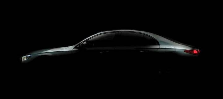 Mercedes Classe E 2023 : on connait son habitacle et son profil