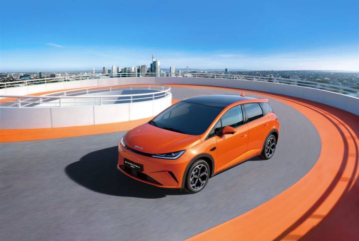 BYD Dolphin G DM-i (2026) : la citadine hybride rechargeable aux 1 000 km d’autonomie qui va secouer le marché européen