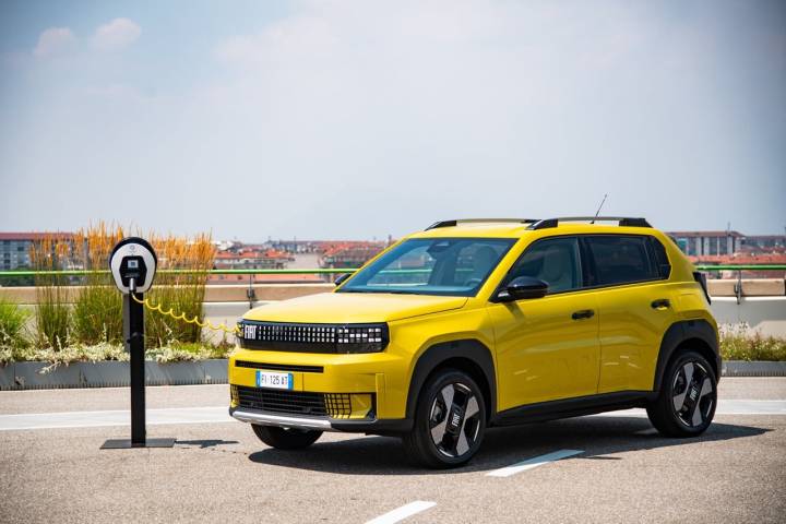 La Fiat Grande Panda 4x4 va belle et bien être commercialisée !