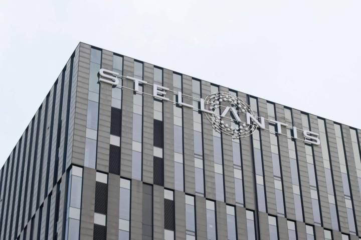 Stellantis étend la garantie à 8 ans pour tous ses modèles en France !