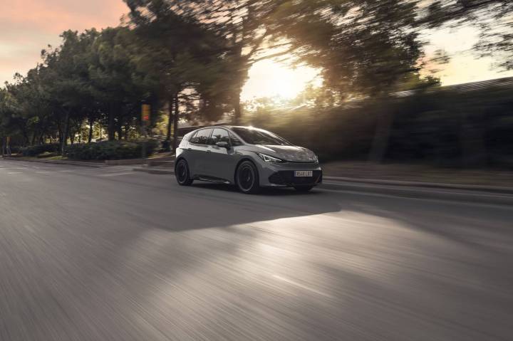 Leasing social 2025 : Cupra saura-t-il convaincre les automobilistes avec son offre à 189 euros par mois ?
