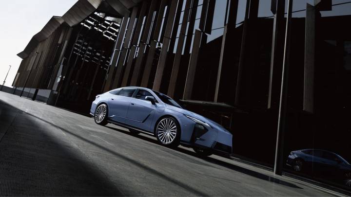 Lexus ES 2026 : le constructeur japonais s'attaque aux berlines électriques