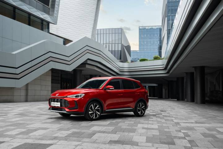 Nouveau MG ZS Hybrid+ (2024) : le SUV chinois est prêt à en découdre avec le Dacia Duster !