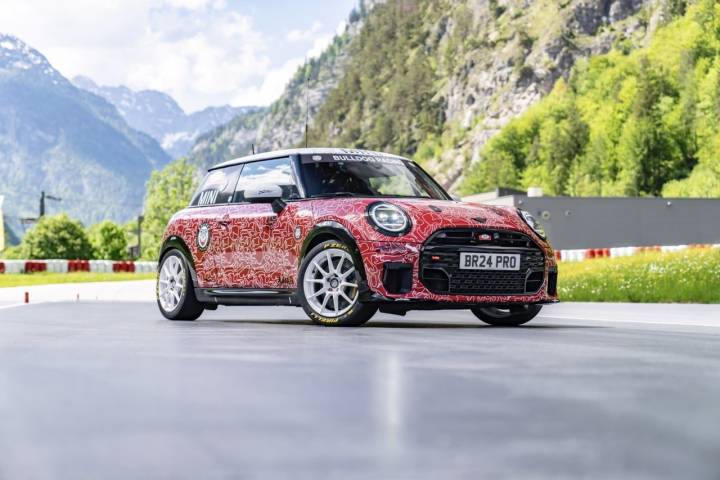 Mini John Cooper Works 2024 : à l'épreuve du Nurburgring avant sa présentation officielle !