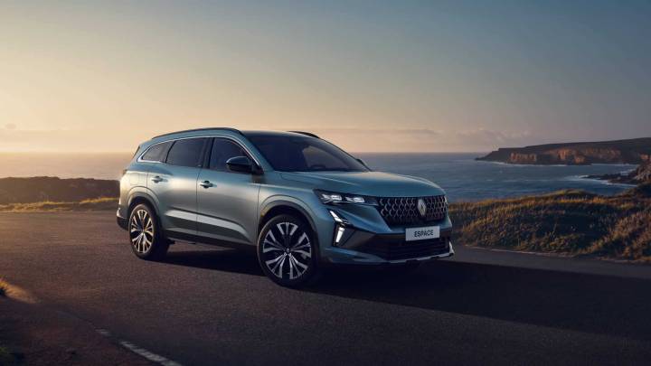 Nouveau Renault Espace (2025) : le SUV familial hybride passe déjà par la case restylage