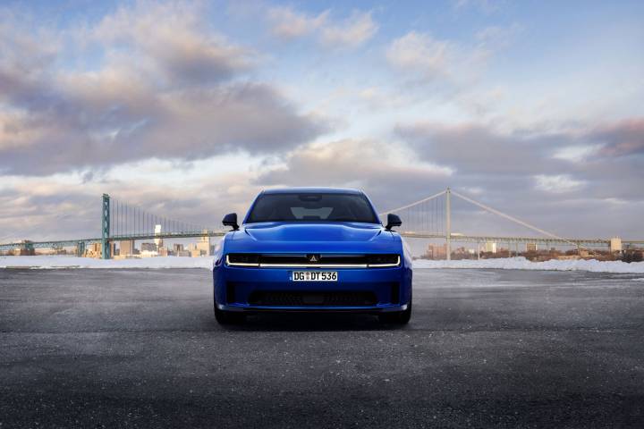 Dodge Charger (2026) : Stellantis va commercialiser la muscle car en Europe avec des motorisations électrique et thermique
