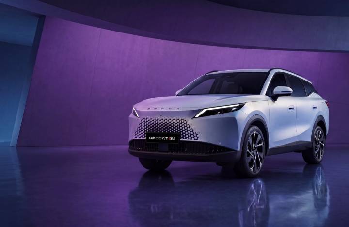 Omoda 7 : ce nouveau SUV hybride rechargeable chinois veut bousculer le Toyota RAV4 avec un prix sous les 40 000 €