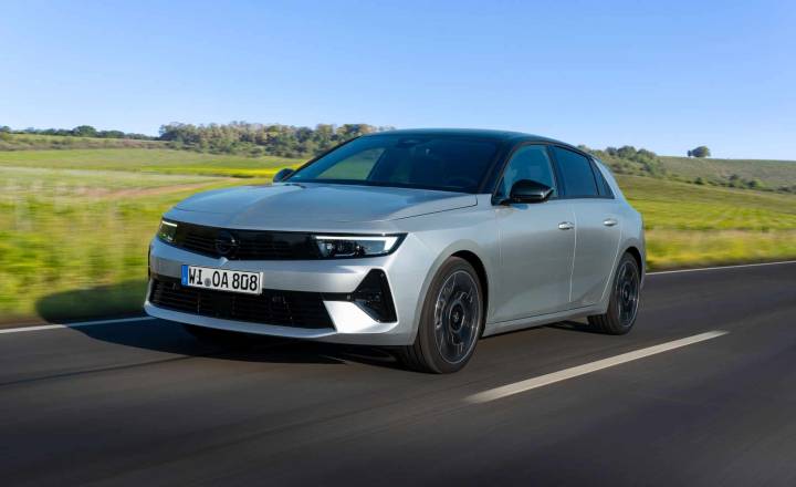 L'Opel Astra hybride 48 V est enfin disponible en France, combien coûte-t-elle ?