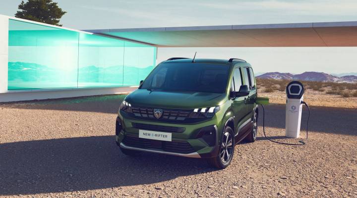 Tesla Model 2, Peugeot e-Rifter, Dacia Duster : les annonces automobiles de la semaine qu’il ne fallait pas manquer !