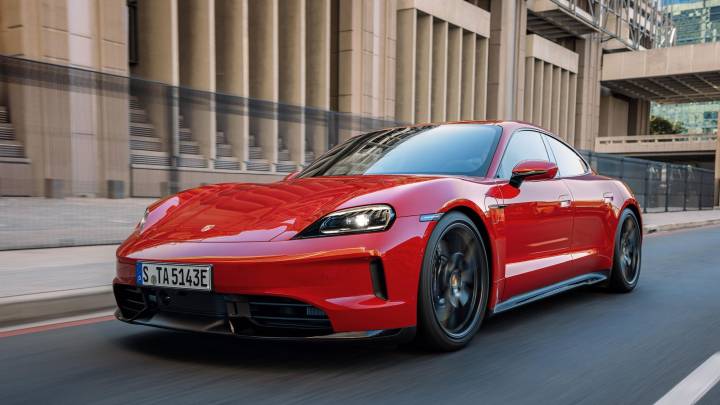 Nouvelle Porsche Taycan : fausse boîte de vitesses et bruit de moteur artificiel pour relancer la berline électrique
