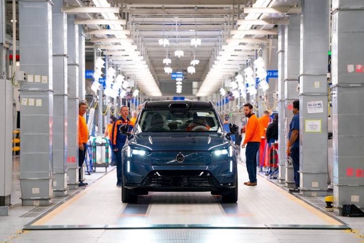 Volvo EX90 : la production du grand SUV électrique a enfin démarré !