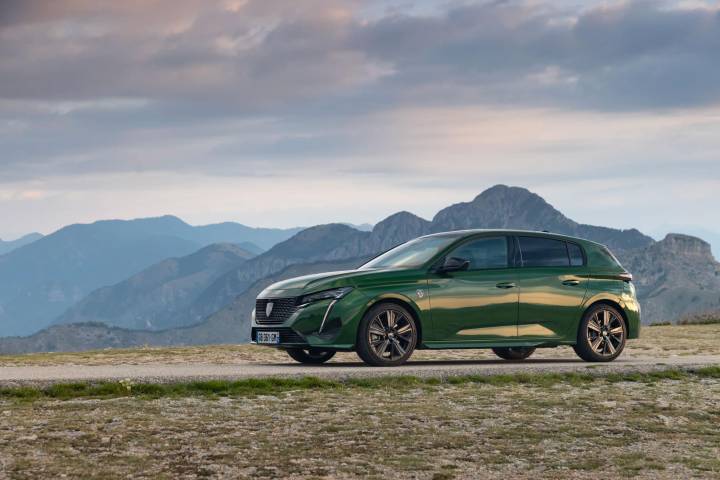 Peugeot 308 restylée (2025) : que sait-on déjà à propos de la future compacte au lion ?
