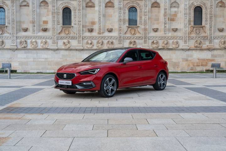 Nouvelle Seat Leon hybride rechargeable : plus efficiente et abordable que les Volkswagen Golf et la Cupra Leon eHybrid 