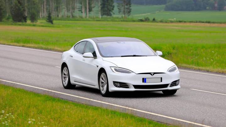Tesla équipe ses véhicules de l’intelligence artificielle Grok : qu'apporte-t-elle de plus ?