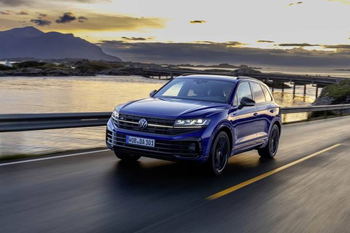 Le Volkswagen Touareg bientôt de retour ? Une nouvelle génération 100 % électrique basée sur le Porsche Cayenne pourrait être lancée