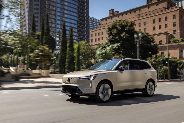 Le Volvo EX90 s’équipe d’une architecture 800 V et gagne en performances !