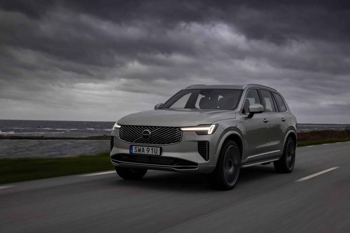 Le Volvo XC90 thermique va bien rester au catalogue du constructeur suédois et aura même droit à une nouvelle génération !